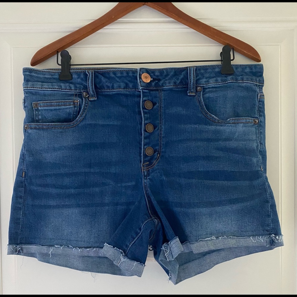 American Eagle Hi Rise Shortie